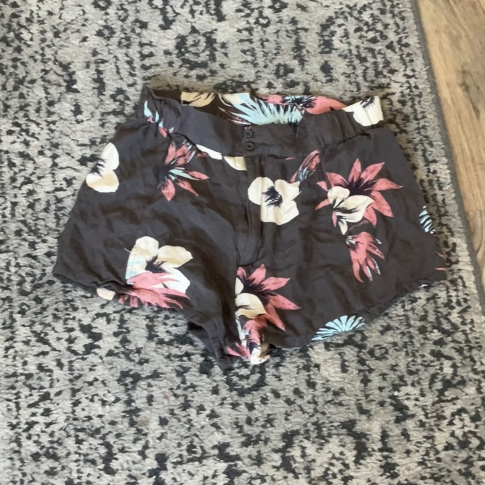 Floral flow shorts